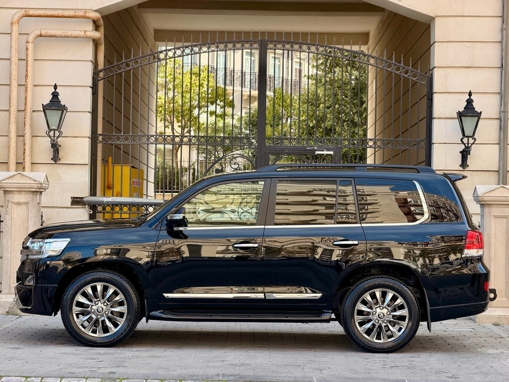 2019 Toyota Land Cruiser, 4.0L, 92000km - Image 24