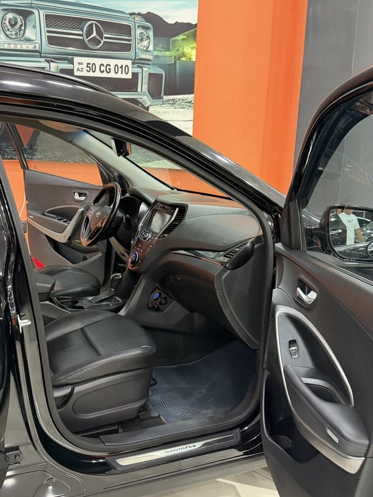 2014 Hyundai Santa Fe, 2.0L, 234000km - Image 13