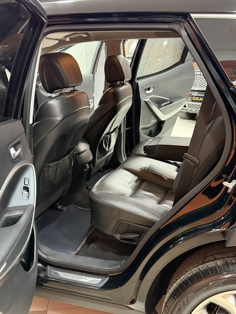 2014 Hyundai Santa Fe, 2.0L, 234000km - Image 20