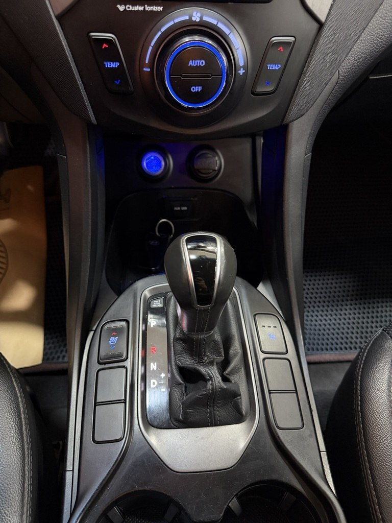 2014 Hyundai Santa Fe, 2.0L, 234000km - Image 22