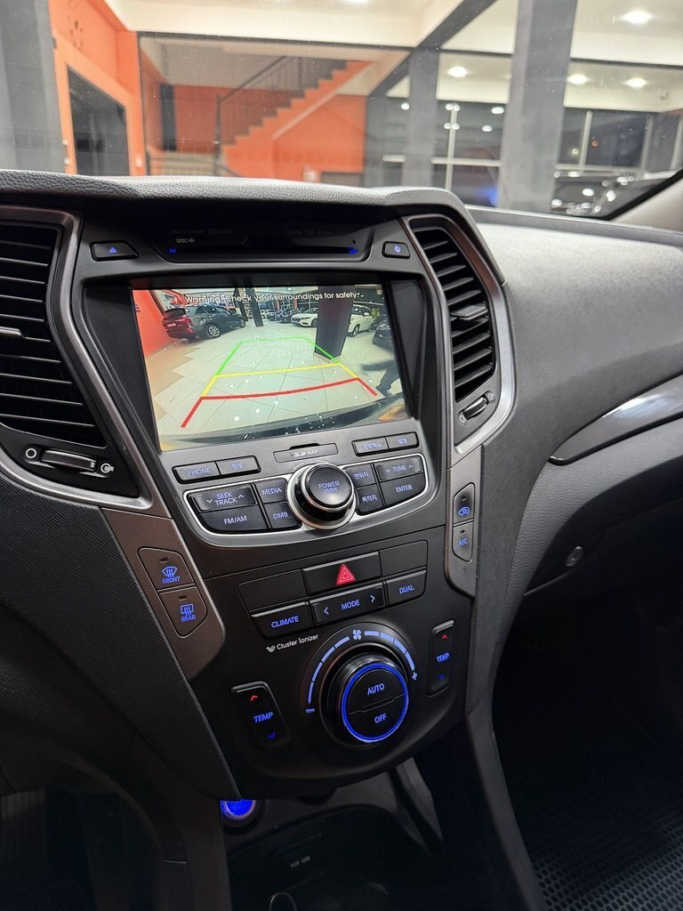 2014 Hyundai Santa Fe, 2.0L, 234000km - Image 24