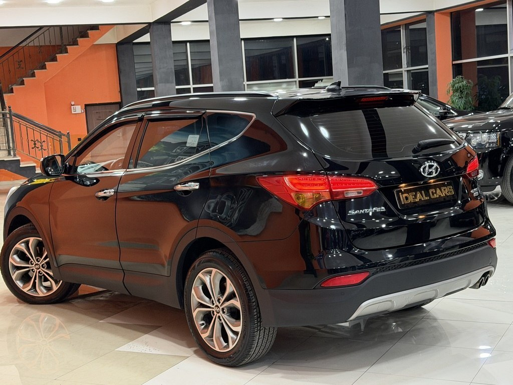 2014 Hyundai Santa Fe, 2.0L, 234000km - Image 5