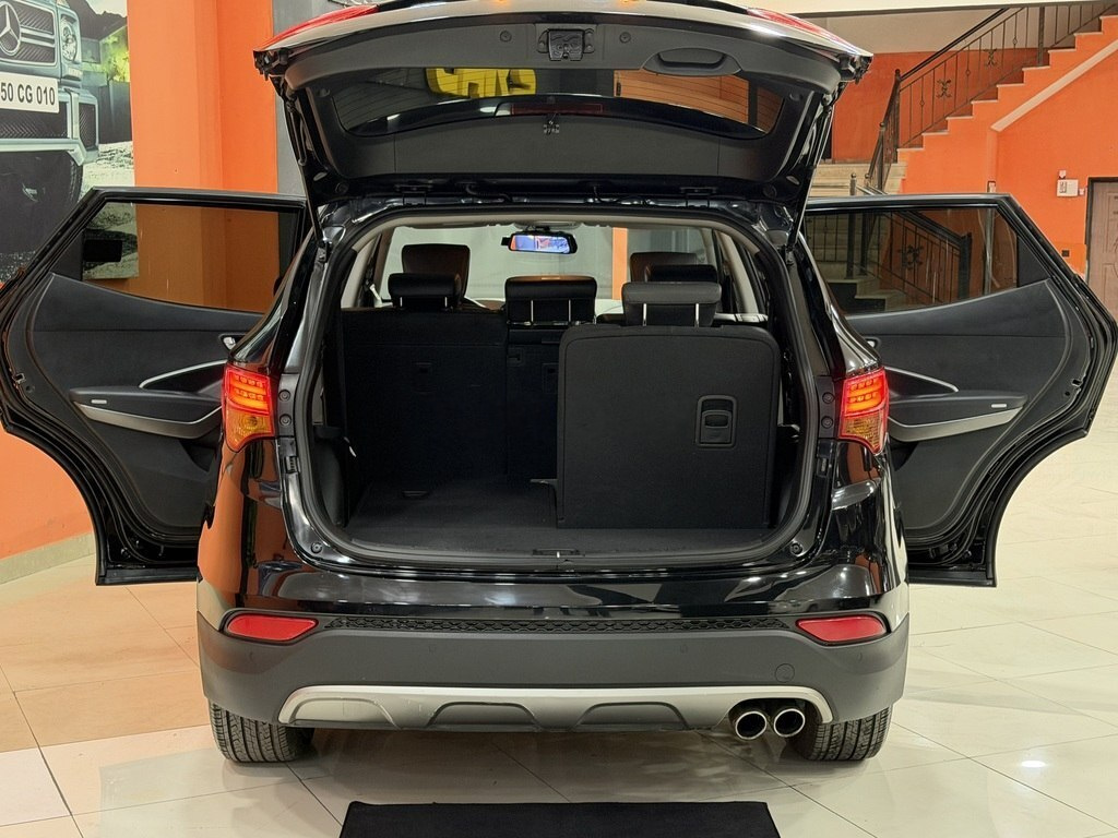 2014 Hyundai Santa Fe, 2.0L, 234000km - Image 8