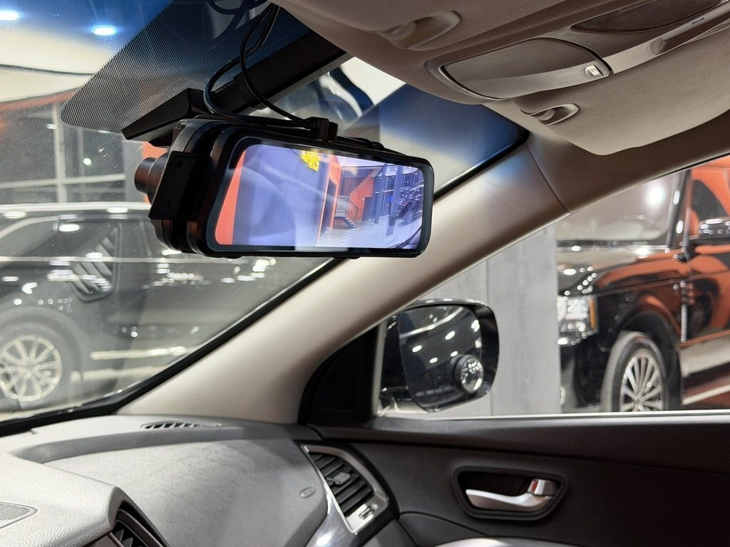 2014 Hyundai Santa Fe, 2.0L, 234000km - Image 9