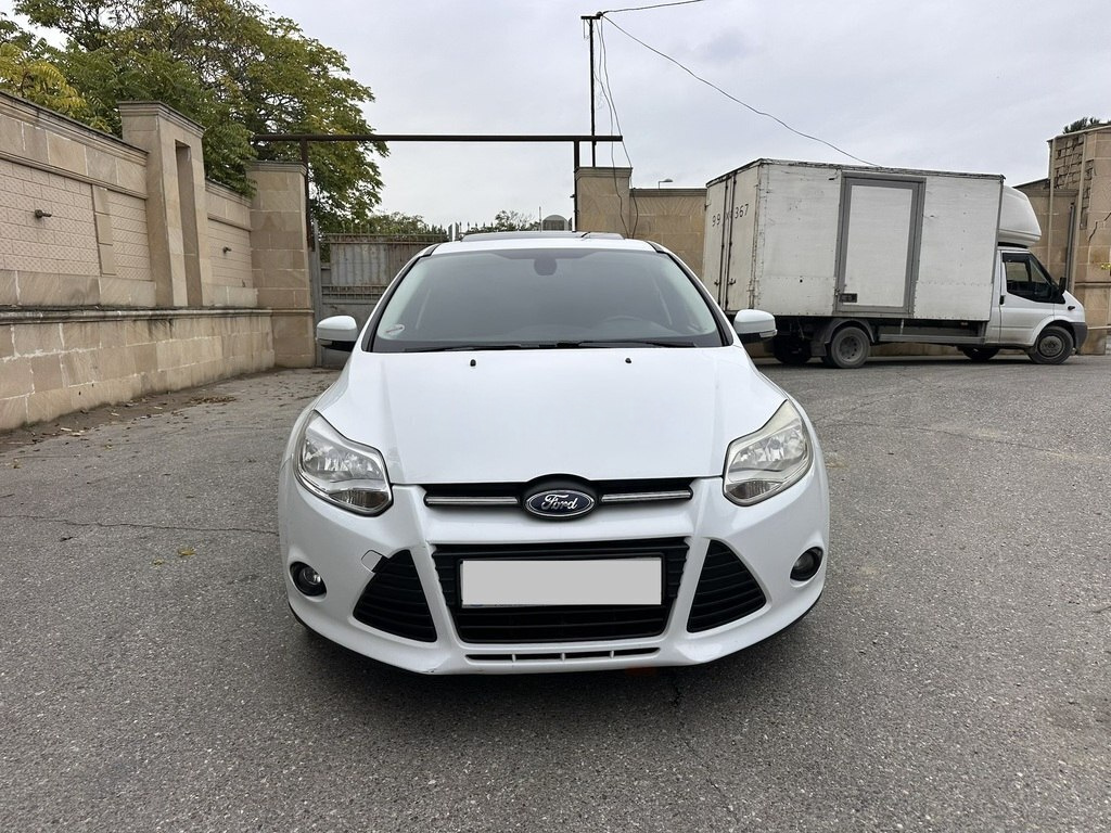 2014 Ford Focus, 1.6L, 240000km - Image 1