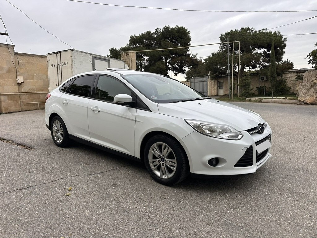 2014 Ford Focus, 1.6L, 240000km - Image 2