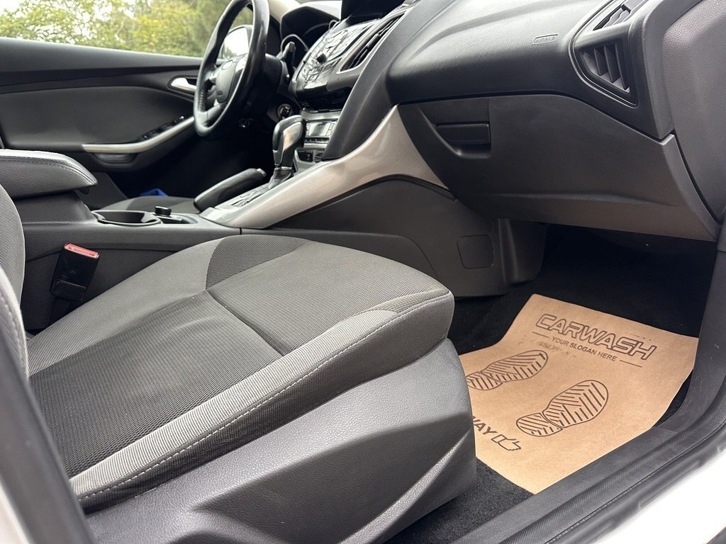 2014 Ford Focus, 1.6L, 240000km - Image 8
