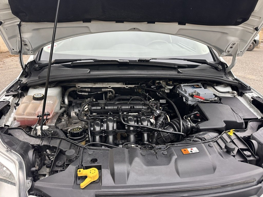2014 Ford Focus, 1.6L, 240000km - Image 9