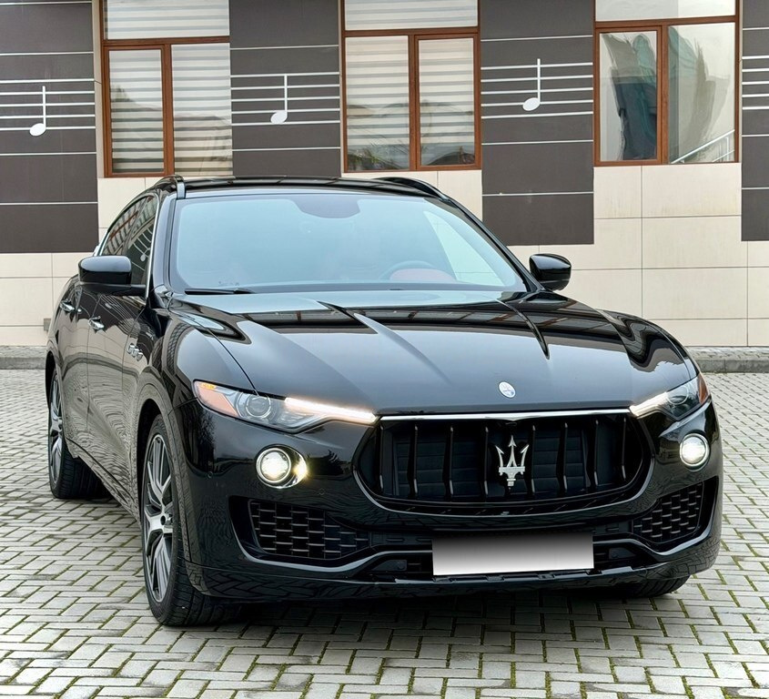 2017 Maserati Levante, 3.0L, 98000km - Image 1