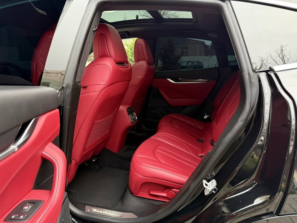 2017 Maserati Levante, 3.0L, 98000km - Image 14