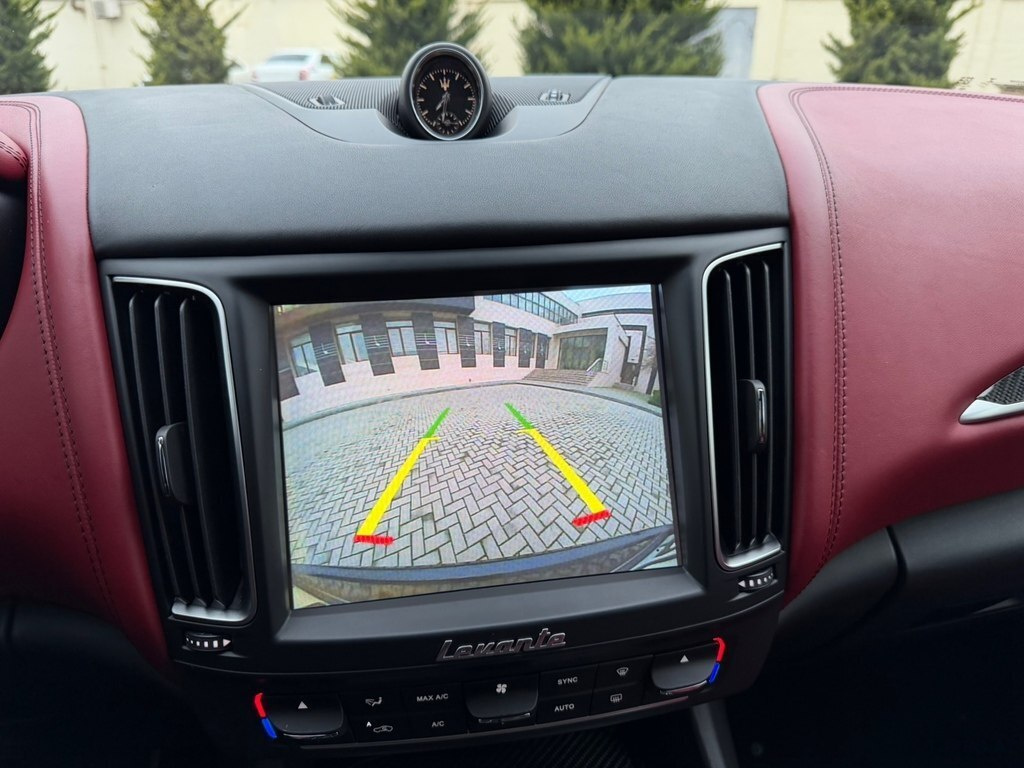 2017 Maserati Levante, 3.0L, 98000km - Image 21