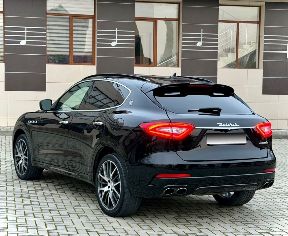 2017 Maserati Levante, 3.0L, 98000km - Image 4