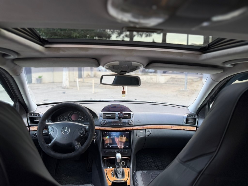 2002 Mercedes E 270, 2.7L, 490000km - Image 3