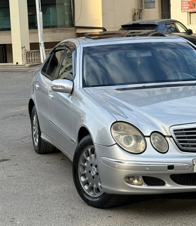 2002 Mercedes E 270, 2.7L, 490000km - Image 4