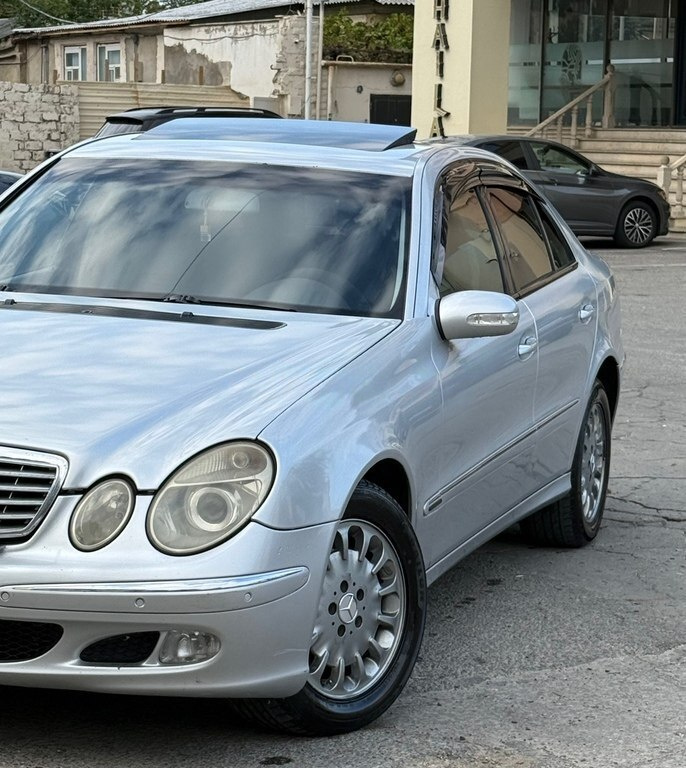2002 Mercedes E 270, 2.7L, 490000km - Image 5
