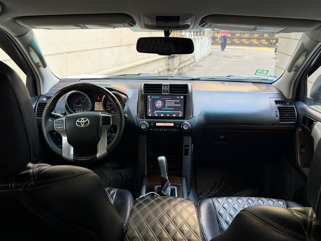 2010 Toyota Land Cruiser Prado, 2.7L, 195000km - Image 12