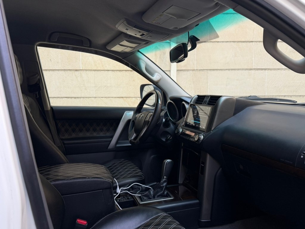 2010 Toyota Land Cruiser Prado, 2.7L, 195000km - Image 13