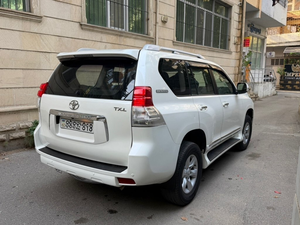 2010 Toyota Land Cruiser Prado, 2.7L, 195000km - Image 4