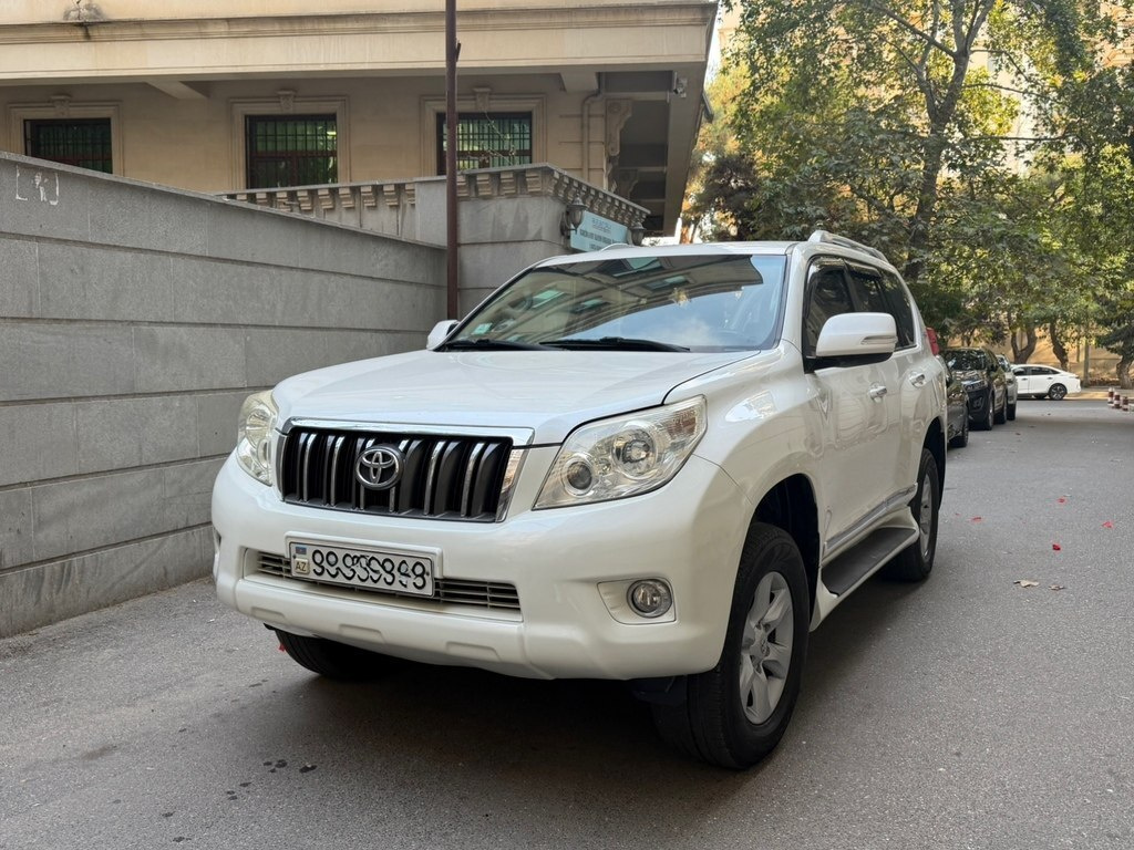2010 Toyota Land Cruiser Prado, 2.7L, 195000km - Image 5