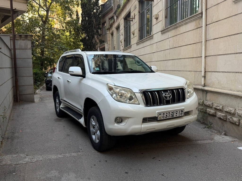 2010 Toyota Land Cruiser Prado, 2.7L, 195000km - Image 6