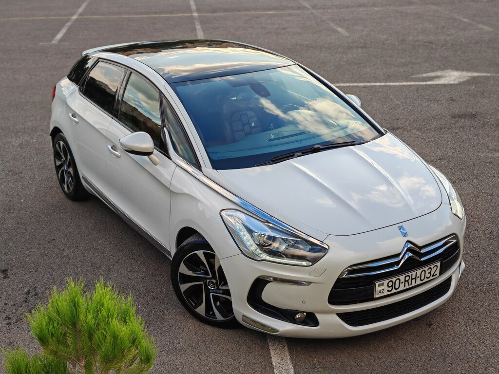 2013 Citroen DS5, 1.6L, 105000km - Image 1