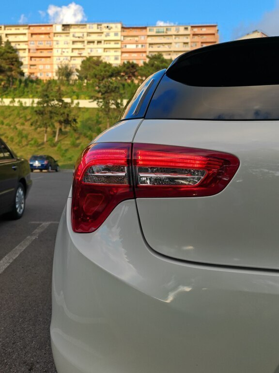 2013 Citroen DS5, 1.6L, 105000km - Image 11