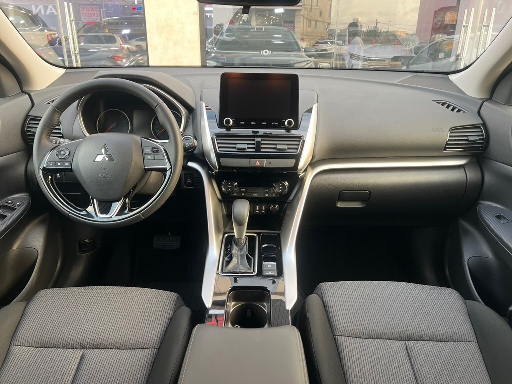 2023 Mitsubishi Eclipse Cross, 2.0L, 1723km - Image 17