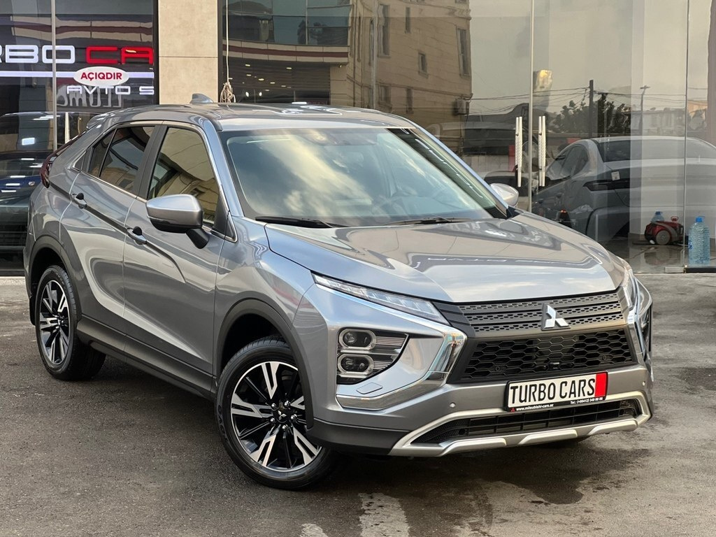 2023 Mitsubishi Eclipse Cross, 2.0L, 1723km - Image 4