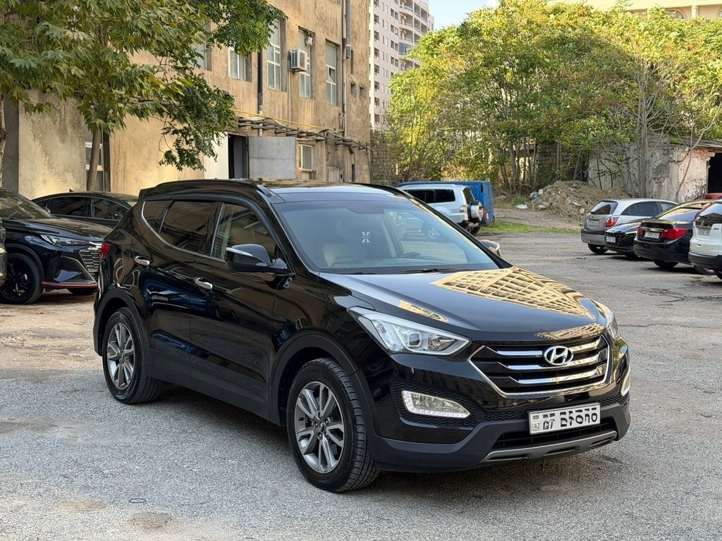 2012 Hyundai Santa Fe, 2.0L, 210000km - Image 2