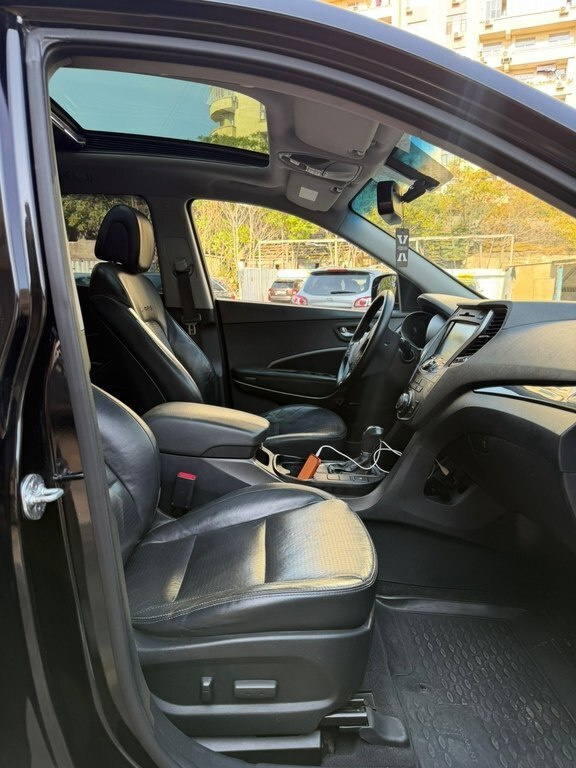2012 Hyundai Santa Fe, 2.0L, 210000km - Image 12