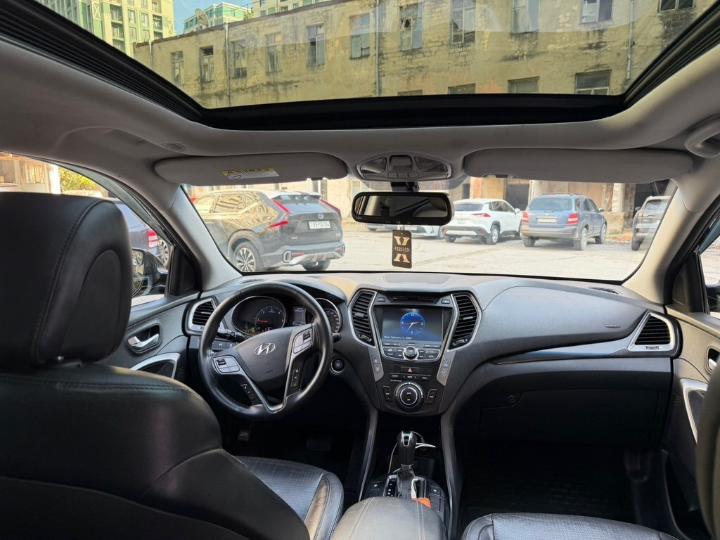 2012 Hyundai Santa Fe, 2.0L, 210000km - Image 13
