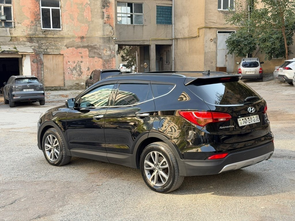 2012 Hyundai Santa Fe, 2.0L, 210000km - Image 9