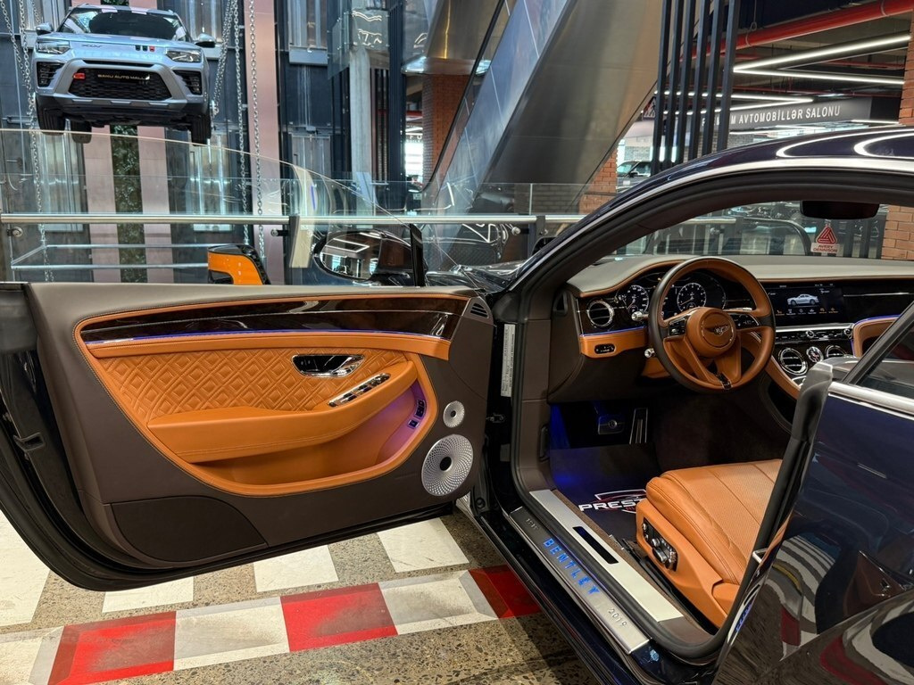 2019 Bentley Continental GT, 6.0L, 43000km - Image 11