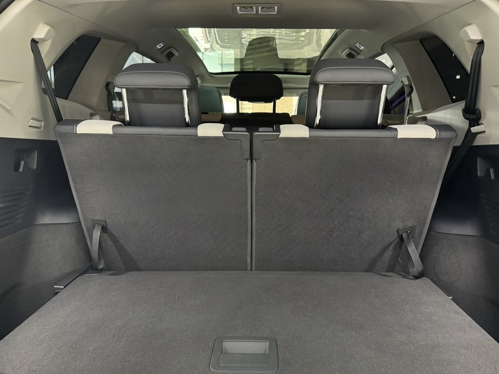 2022 Volkswagen ID.6 Crozz, 0.0L, 33000km - Image 12