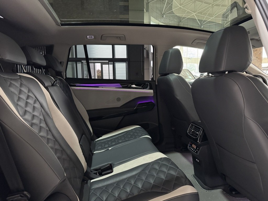 2022 Volkswagen ID.6 Crozz, 0.0L, 33000km - Image 18