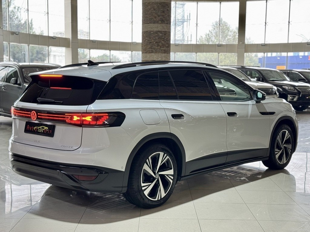 2022 Volkswagen ID.6 Crozz, 0.0L, 33000km - Image 4