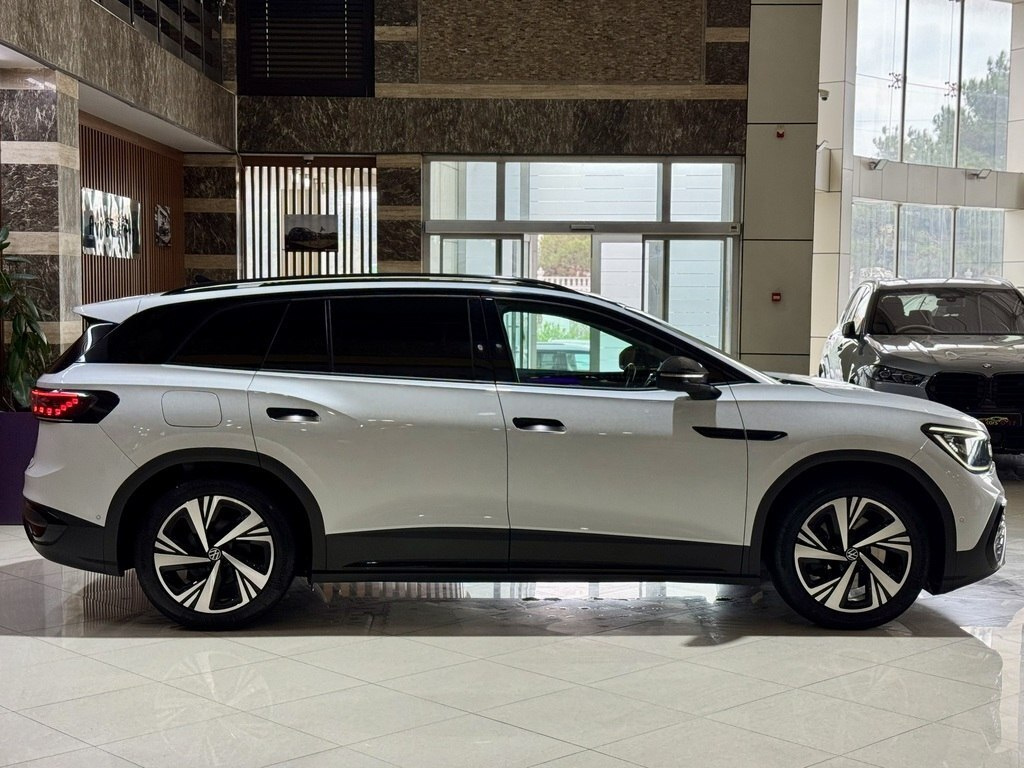 2022 Volkswagen ID.6 Crozz, 0.0L, 33000km - Image 5