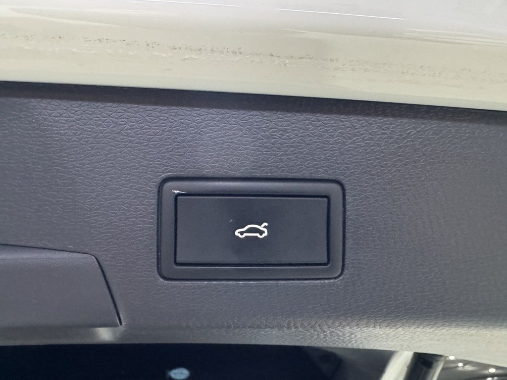 2022 Volkswagen ID.6 Crozz, 0.0L, 33000km - Image 7