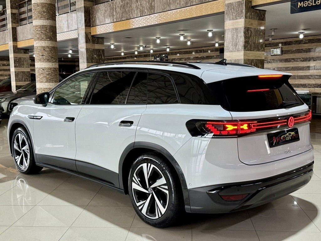 2022 Volkswagen ID.6 Crozz, 0.0L, 33000km - Image 8
