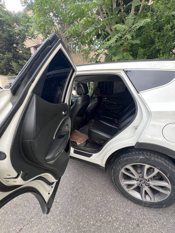 2012 Hyundai Santa Fe, 2.4L, 222000km - Image 11