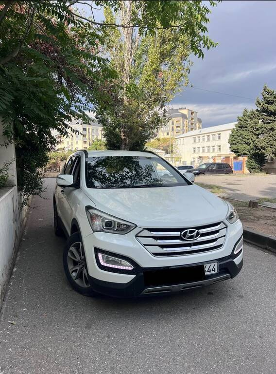 2012 Hyundai Santa Fe, 2.4L, 222000km - Image 5