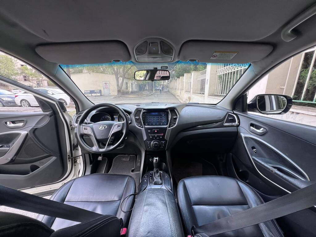 2012 Hyundai Santa Fe, 2.4L, 222000km - Image 10