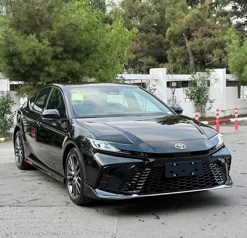 2026 Toyota Camry, 2.0L, 0km - Image 2