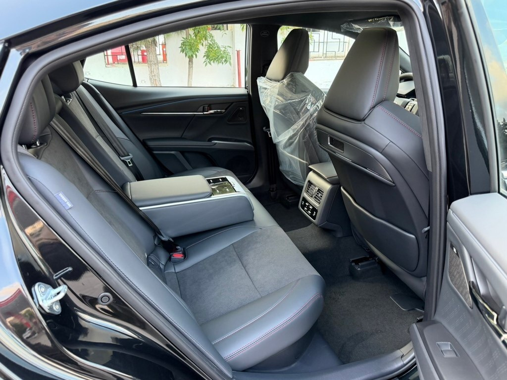 2026 Toyota Camry, 2.0L, 0km - Image 10