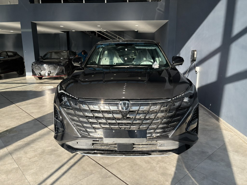 2026 Changan Uni-Z, 1.5L, 0km - Image 1