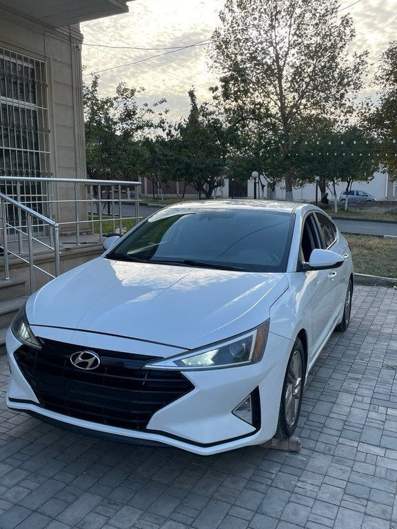 2019 Hyundai Elantra, 2.0L, 200000km - Image 10