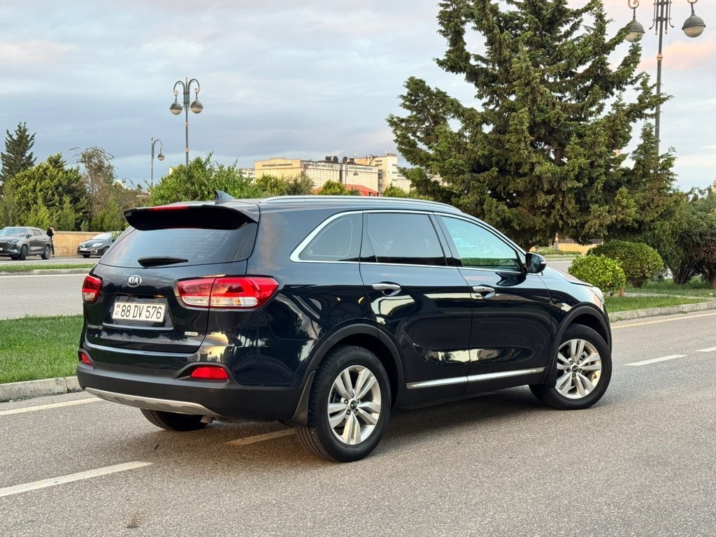 2016 Kia Sorento, 2.0L, 167400km - Image 3