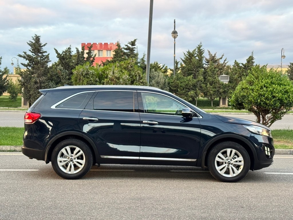 2016 Kia Sorento, 2.0L, 167400km - Image 5