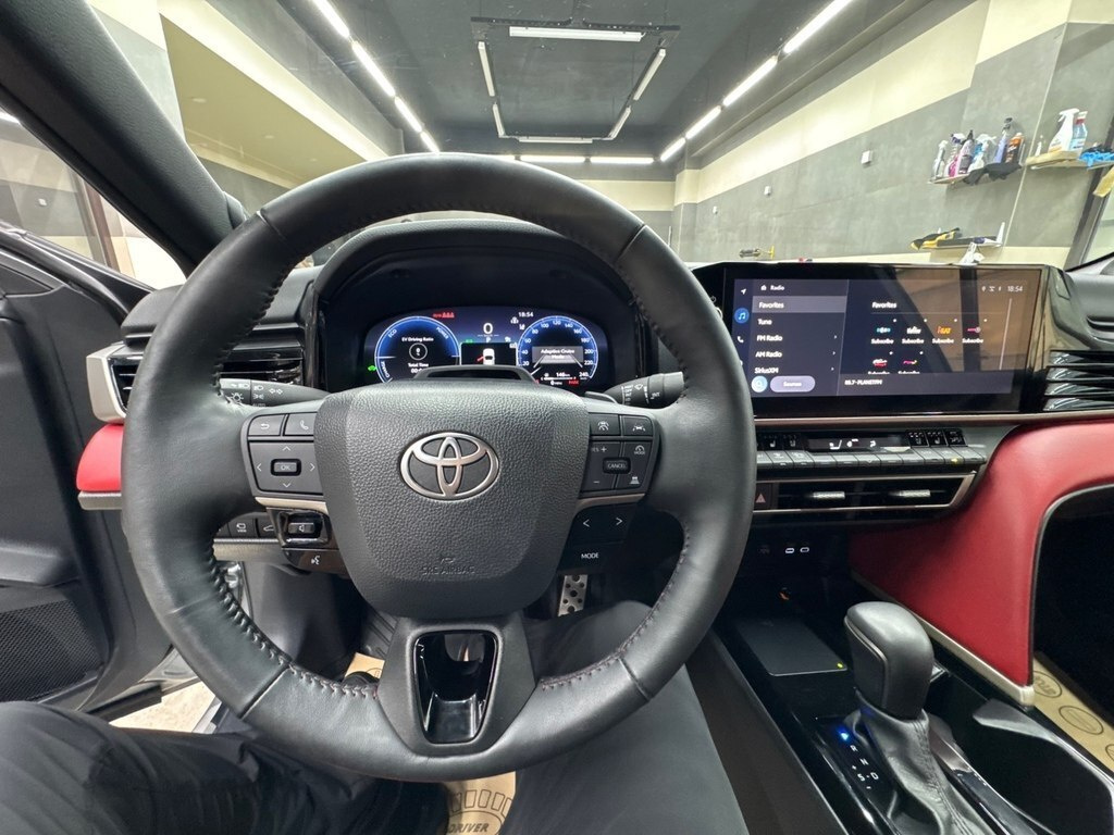 2025 Toyota Camry, 2.5L, 7000km - Image 20
