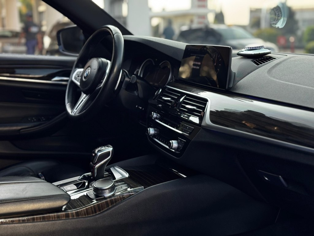 2017 BMW 530, 2.0L, 189000km - Image 20
